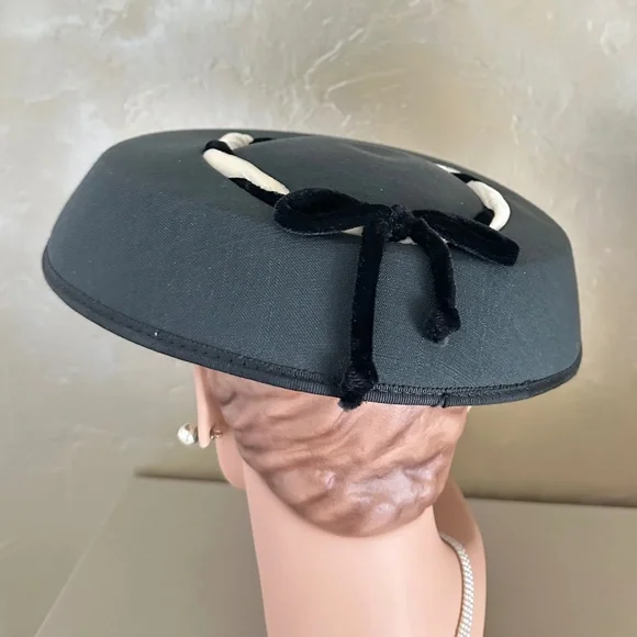 CAPTIVATING BLACK FABRIC 1950s' CART WHEEL HAT WITH BLACK & WHITE TRIM